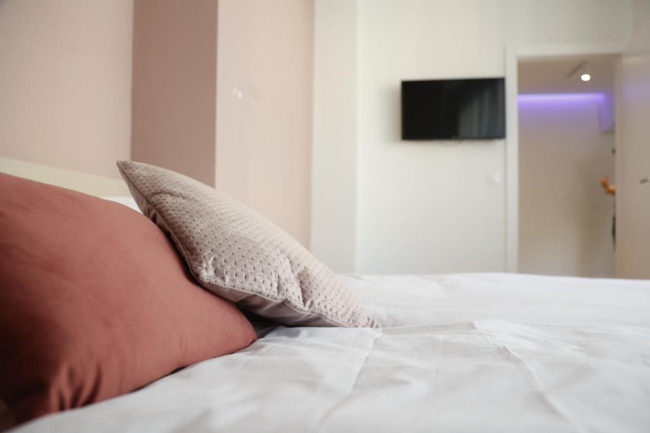 Apartament Blue And Rose Cozy - Quiet In The Best Location - Self Check-In - 5Th Floor With Elevator Sarajewo Zewnętrze zdjęcie